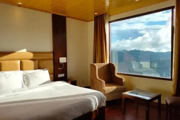 Room 2 of 27