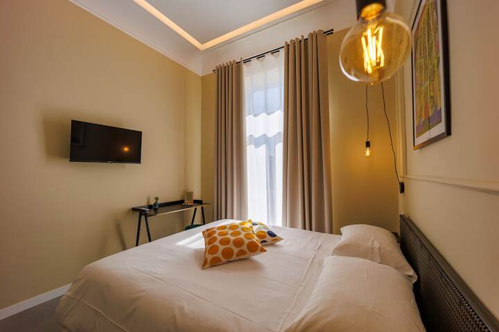 Room 13 of 22