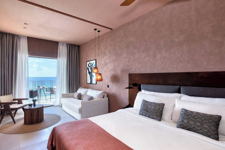 Room 34 of 170