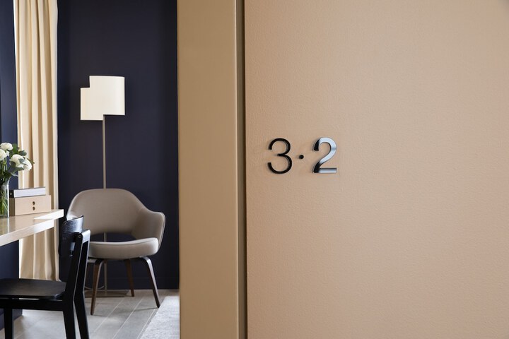 Room 17 of 74