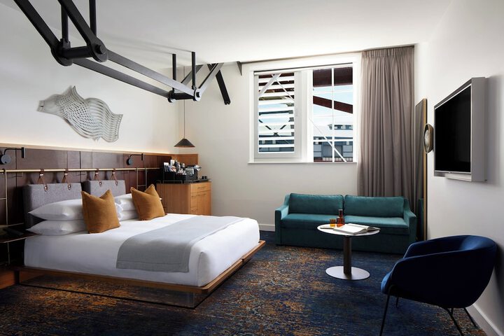 Room 43 of 164