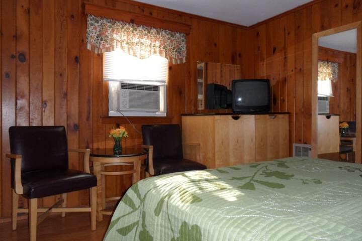 Room 33 of 345