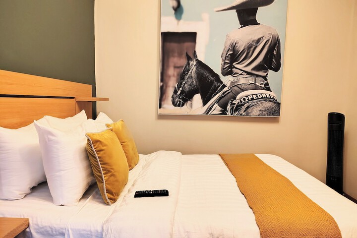 Room 5 of 66