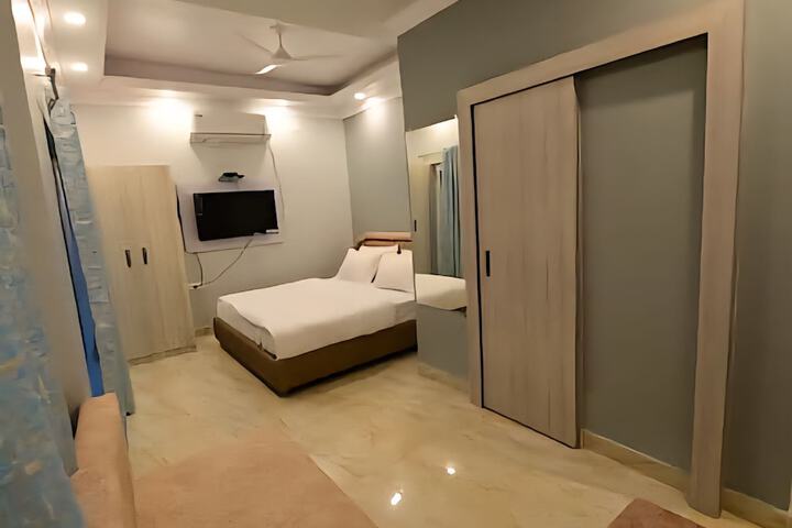Room 14 of 29