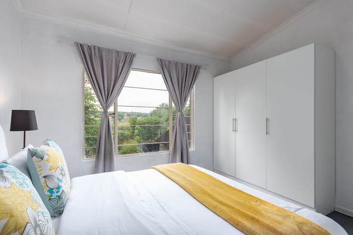 Room 5 of 28