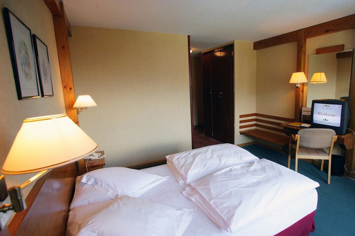 Room 10 of 91