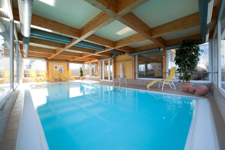 Pool Hotel