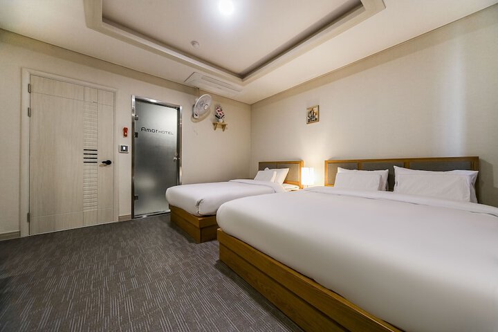 Room 19 of 66