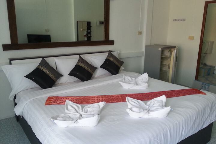 Room 13 of 30