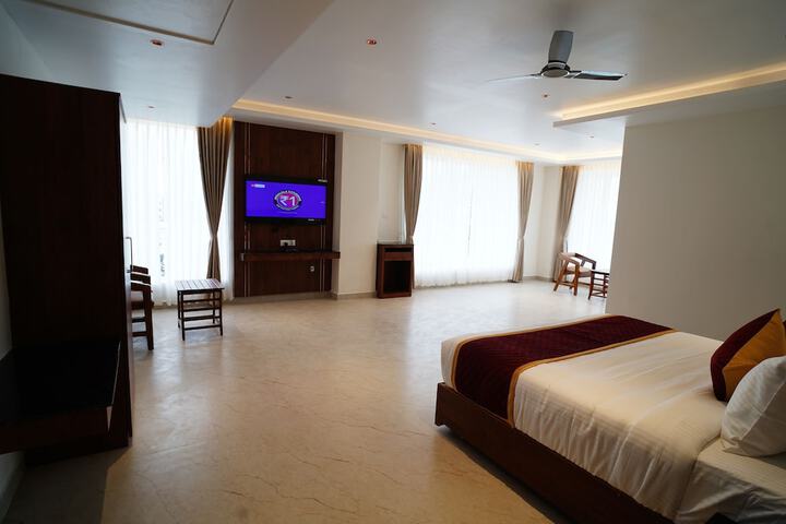 Room 18 of 103