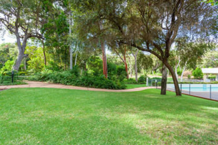 Property Grounds 73 of 78