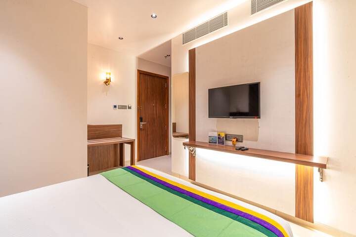 Room 18 of 60