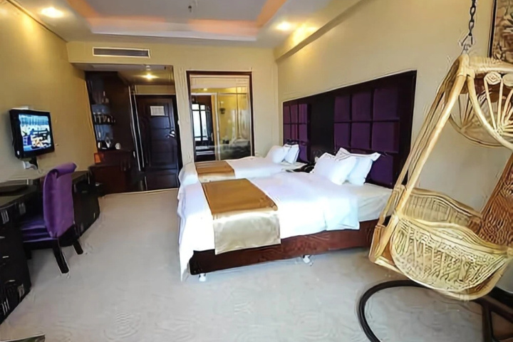 Longyue Business Hotel
