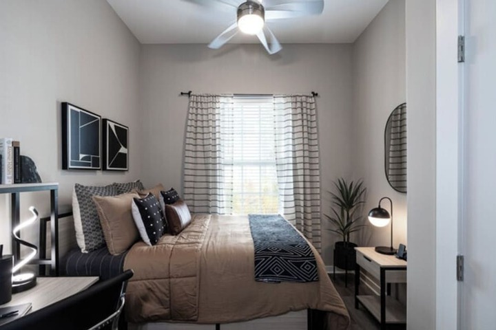 Room 3 of 16