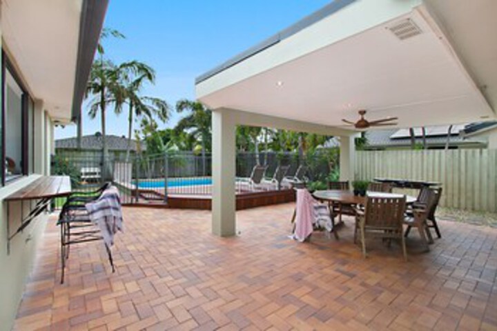 Pool 12 of 24