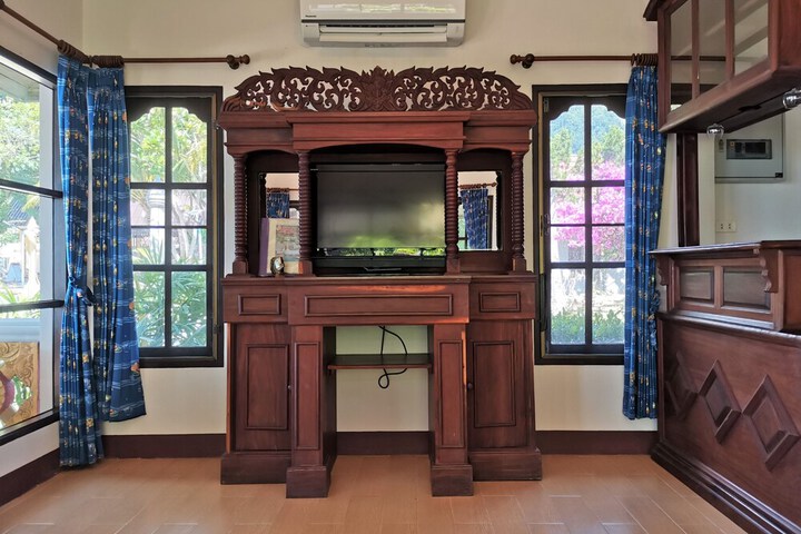 Room 8 of 60