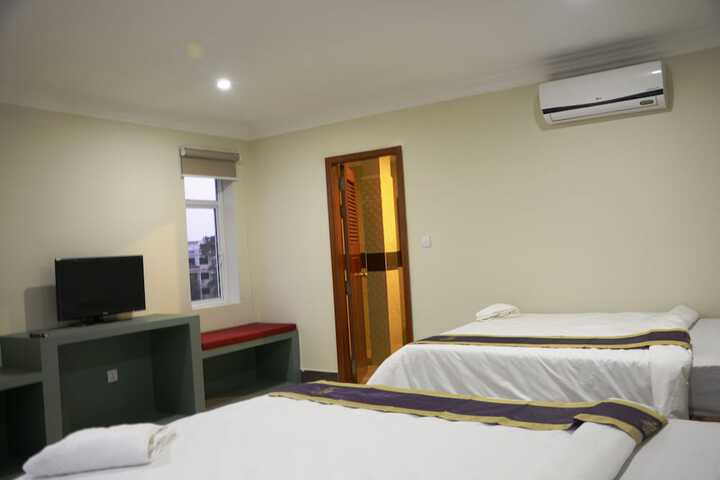 Room 8 of 44