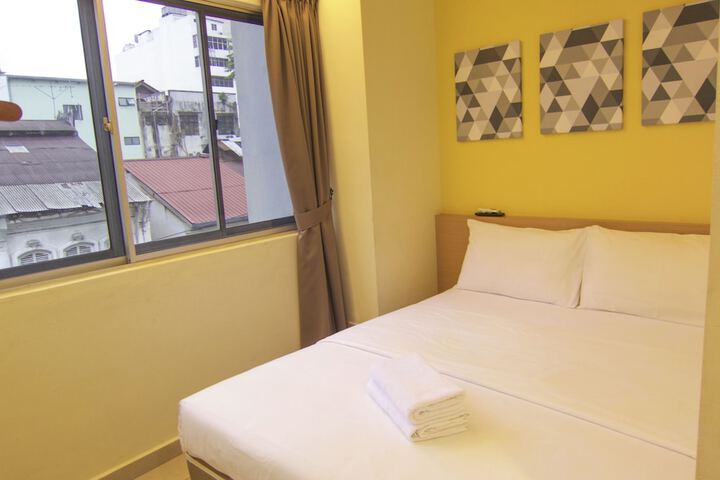 Room 9 of 48
