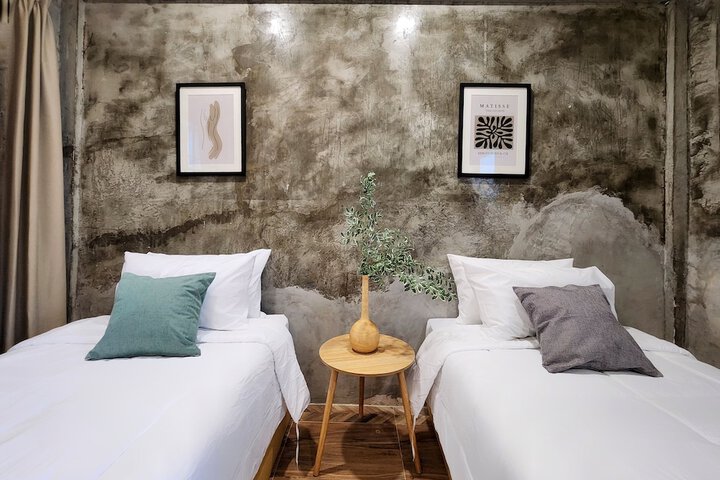 Room 14 of 34