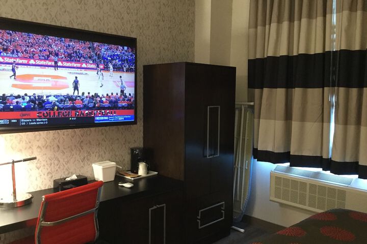 Room 6 of 26