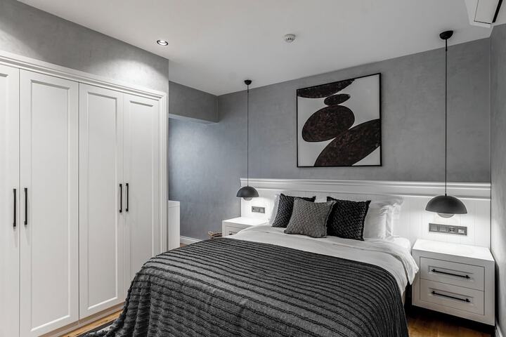 Room 34 of 97