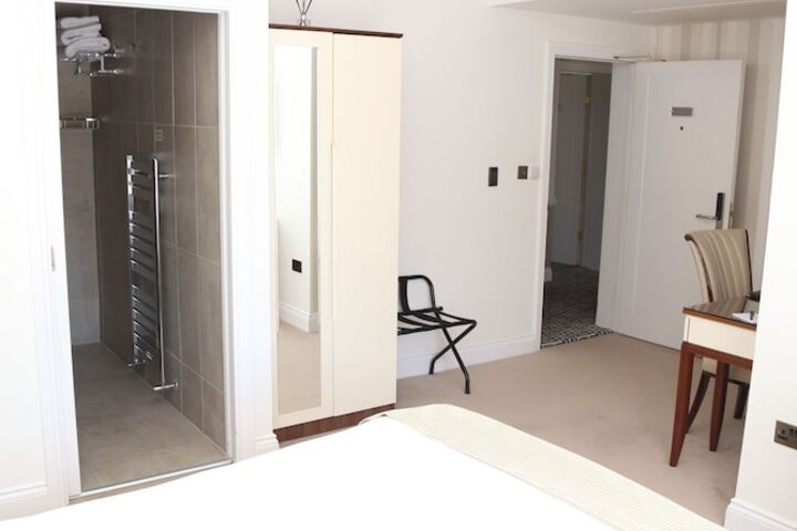Room 26 of 65