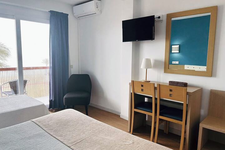 Room 14 of 76