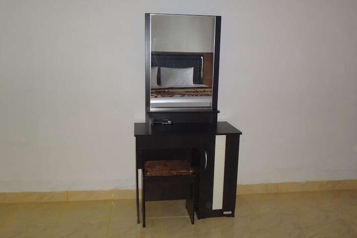 Room 17 of 23
