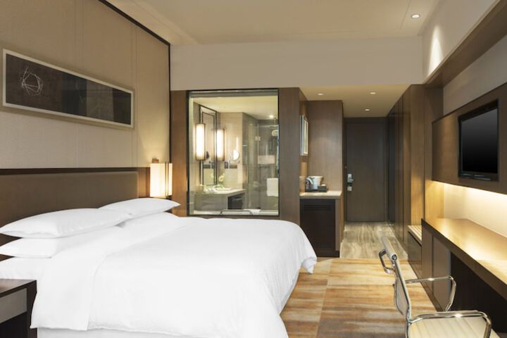 Room 6 of 48
