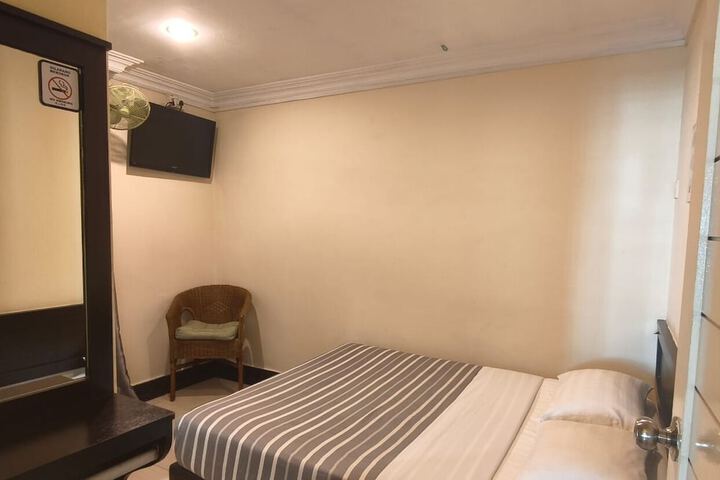 Room 15 of 42