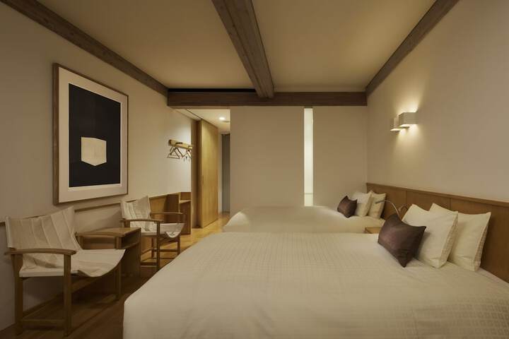 Room 6 of 26