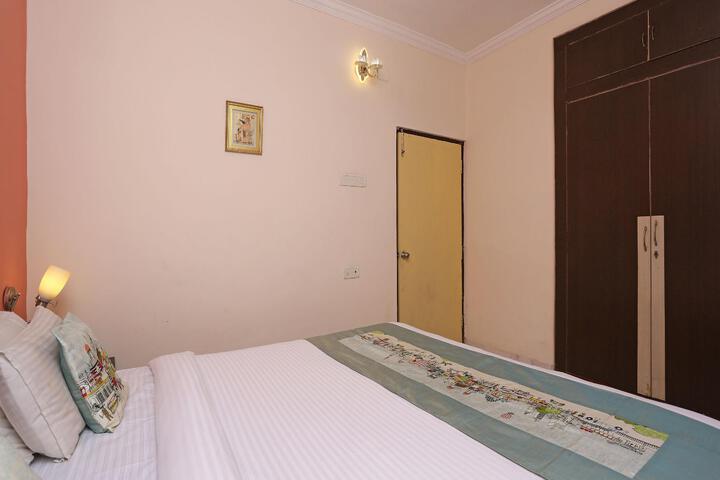 Room 3 of 12