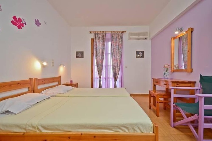 Room 7 of 32