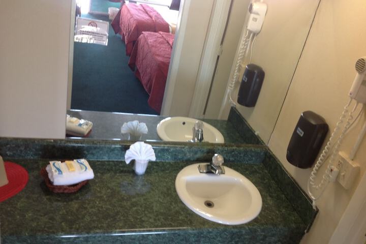 Room 13 of 21