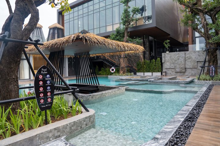Pool 201 of 216