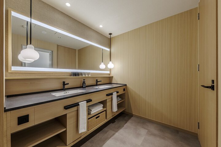 Room 75 of 144