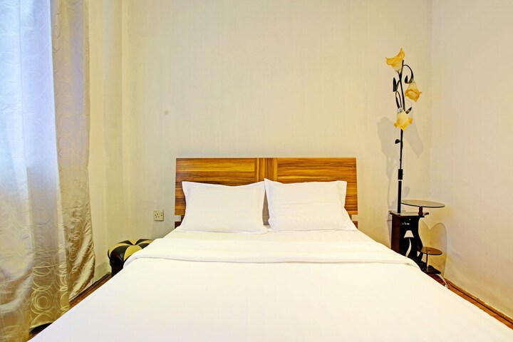 Room 11 of 27