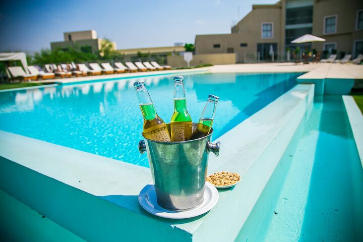 Hotel with Pool