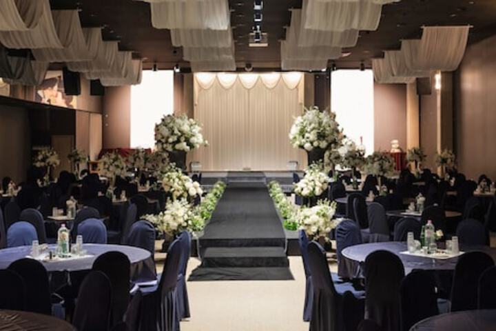 Indoor wedding