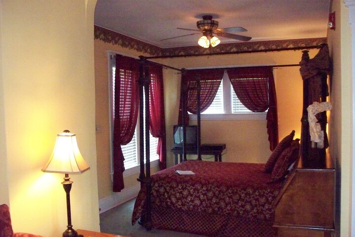 Room 6 of 92