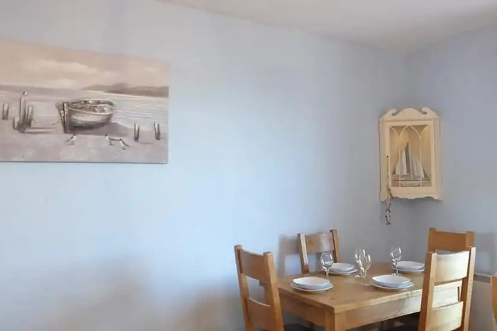 Dining 18 of 19