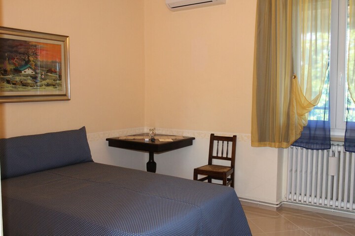 Room 20 of 38