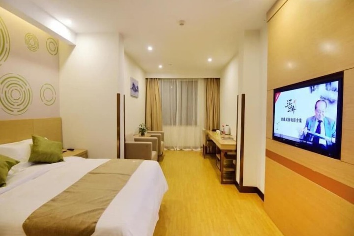 Room 11 of 22