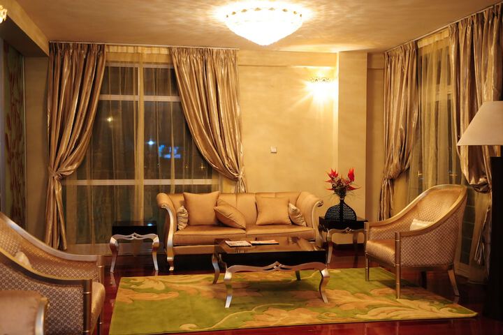 Room 11 of 20