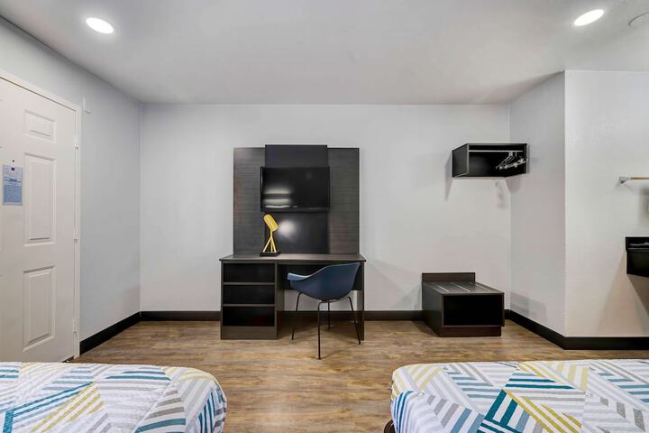 2 Double Beds (16 of 29)