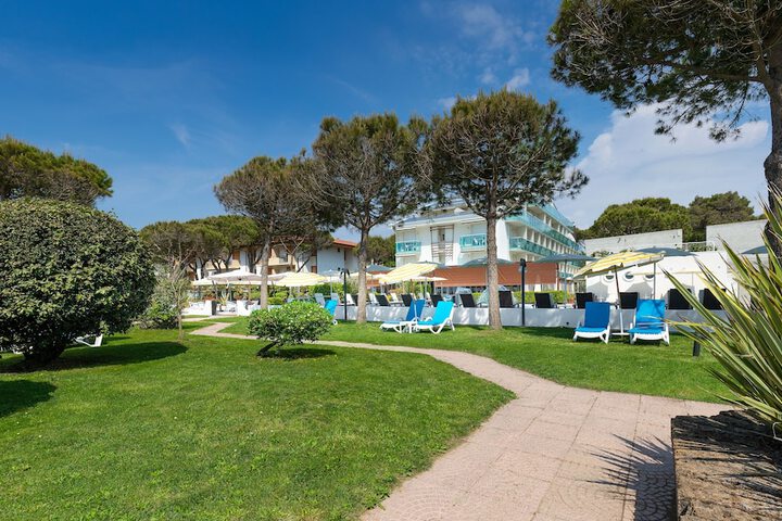 Hotel Exterior 54 of 68