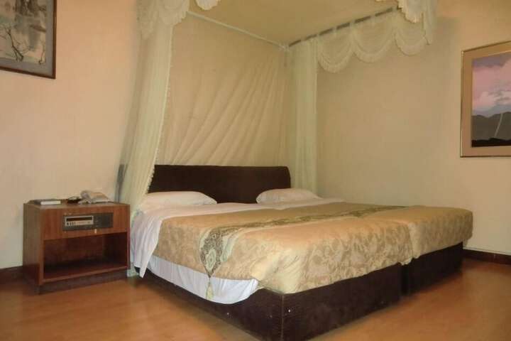 Room 10 of 56