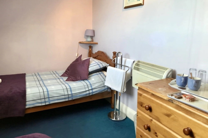 MOLYNEUX GUESTHOUSE