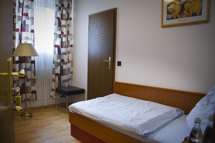 Room 3 of 15
