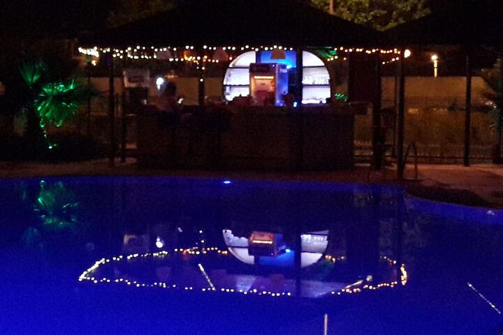 Pool 19 of 45